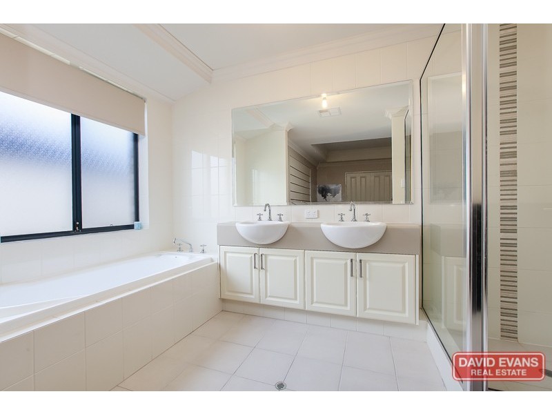 12 Merimbula Way, Secret Harbour WA 6173