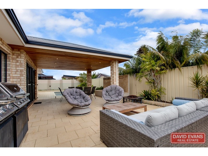 12 Merimbula Way, Secret Harbour WA 6173