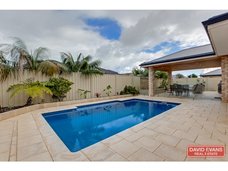 12 Merimbula Way, Secret Harbour WA 6173