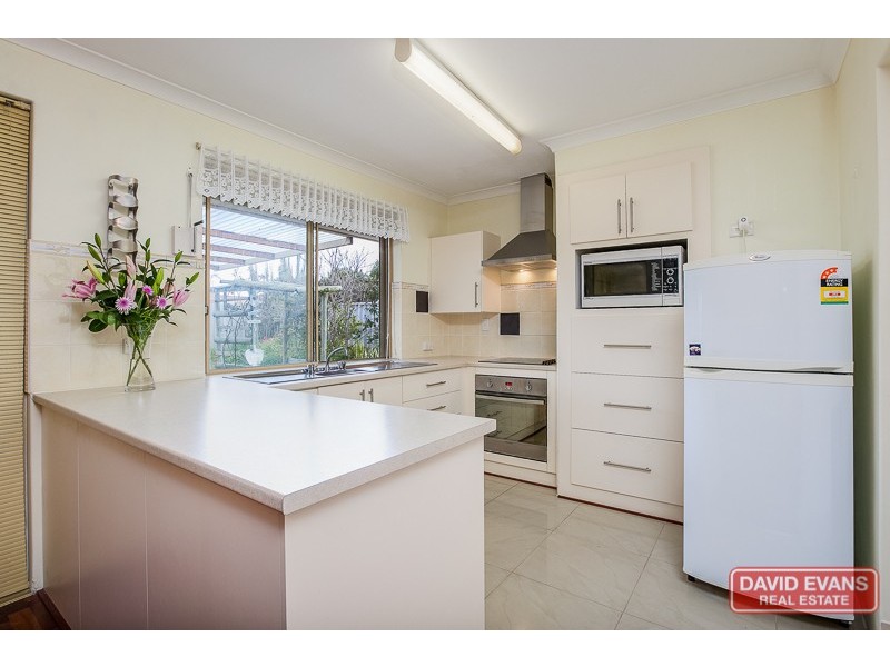 14 St Andrews Loop, Cooloongup WA 6168