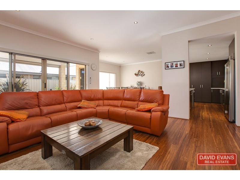 14 Frenchmans Crescent, Secret Harbour WA 6173