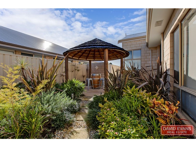 14 Frenchmans Crescent, Secret Harbour WA 6173