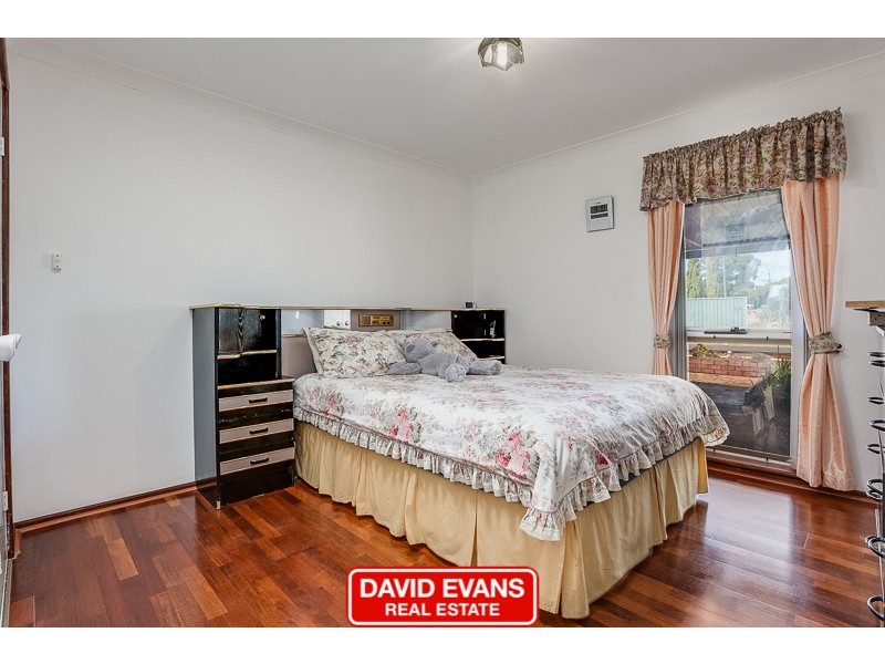 2 Markaling Close, Hillman WA 6168