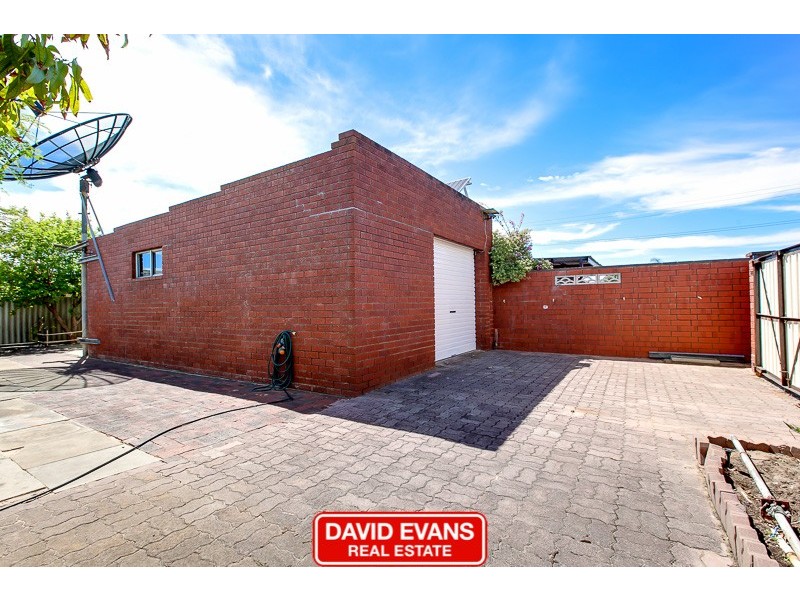 2 Markaling Close, Hillman WA 6168