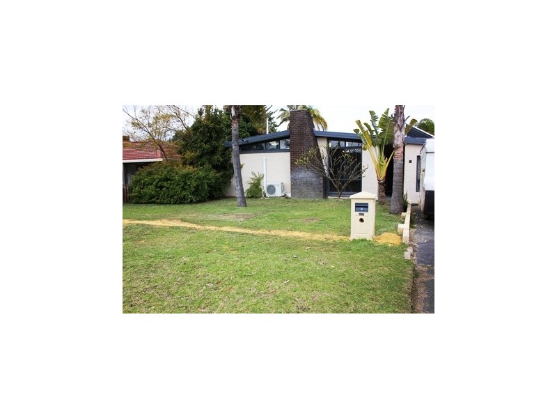 2 Coomel Close, Hillman WA 6168