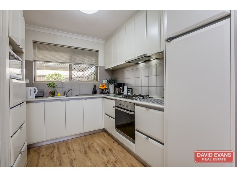 11/16 Hefron Street, Rockingham WA 6168