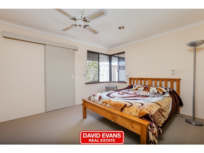 100 Donald Drive, Safety Bay WA 6169