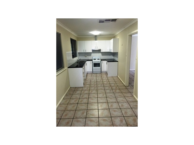 17 Cowan Street, Armadale WA 6112