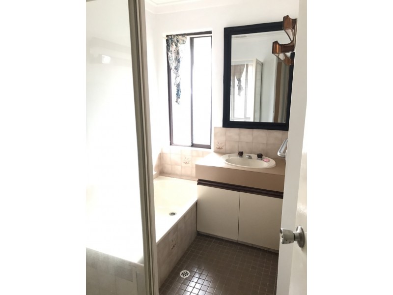 27 Linville Ave, Cooloongup WA 6168