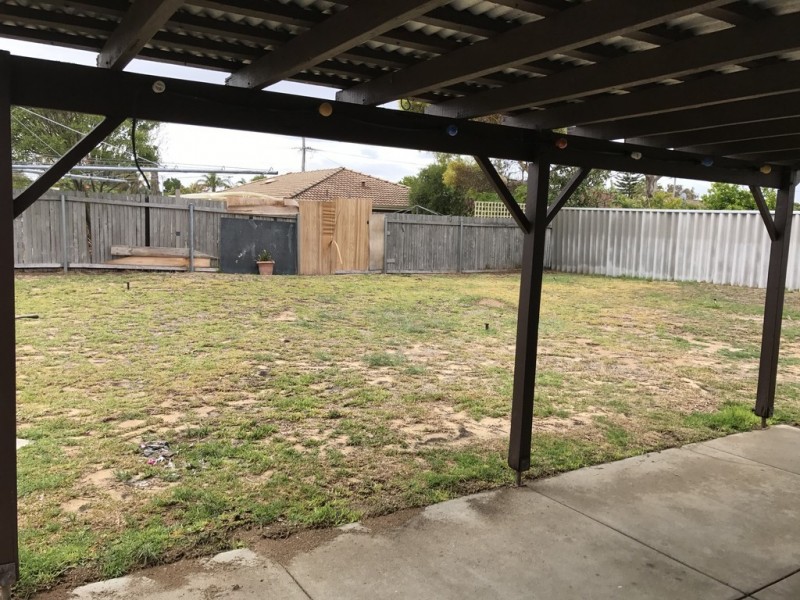 27 Linville Ave, Cooloongup WA 6168