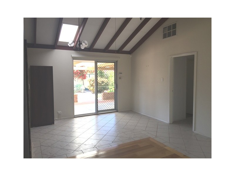 13 Cederdale Way, Safety Bay WA 6169