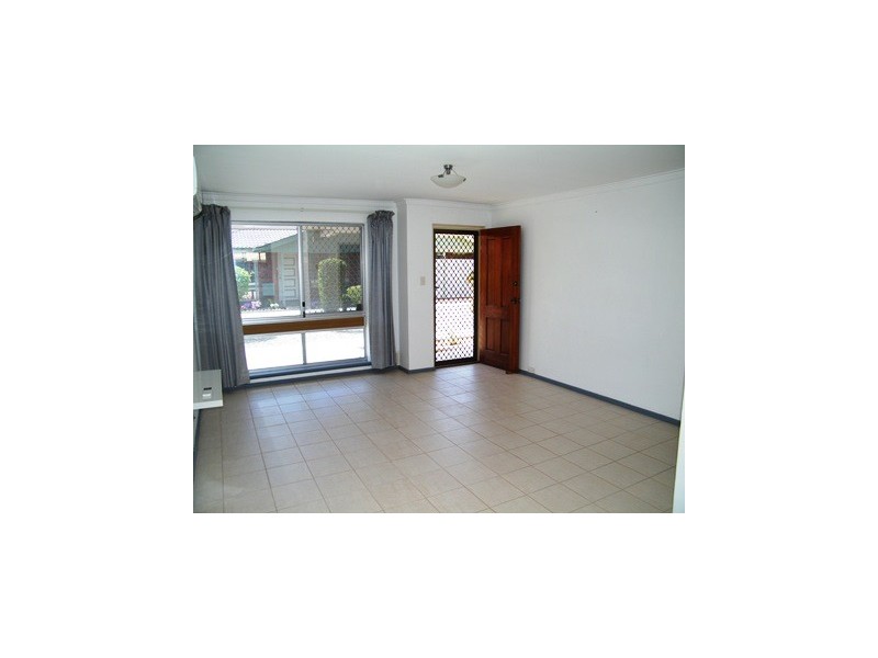 11/12 Hefron Street, Rockingham WA 6168