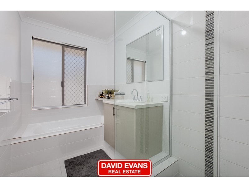 26 Parkland Drive, Warnbro WA 6169