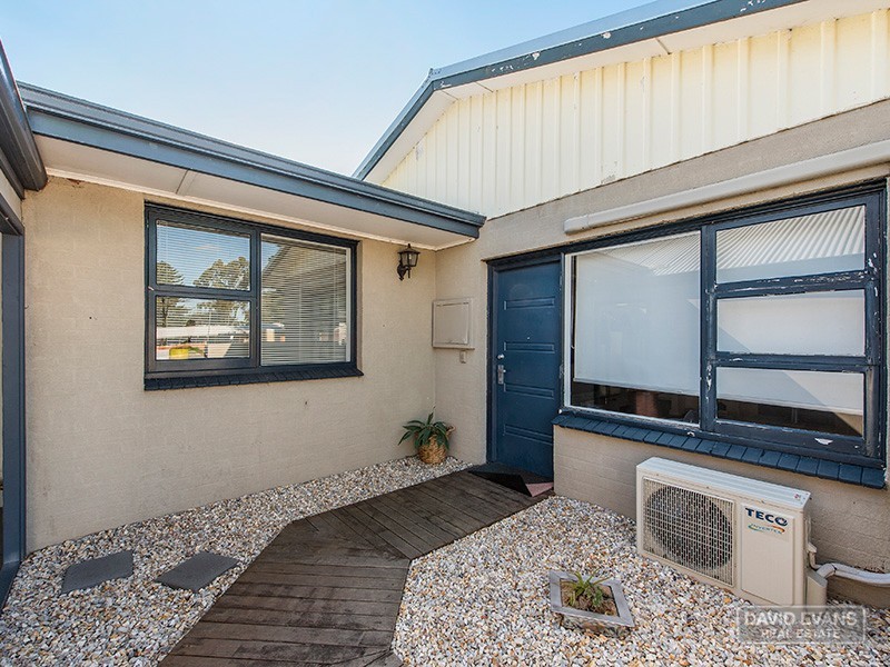 2 Centaurus Street, Rockingham WA 6168
