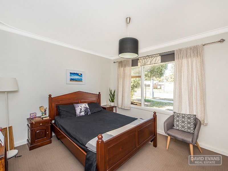 2 Centaurus Street, Rockingham WA 6168