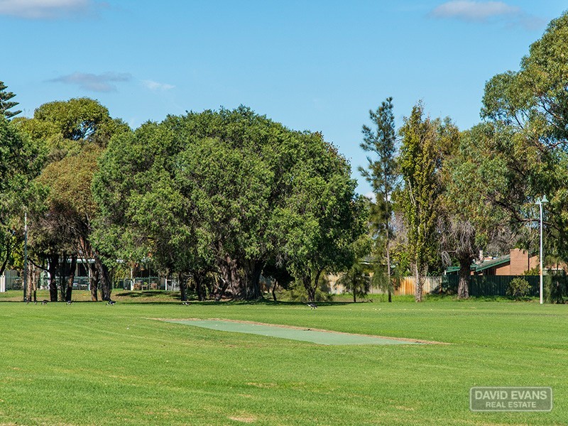 2 Centaurus Street, Rockingham WA 6168