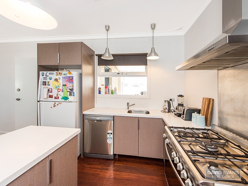 2 Centaurus Street, Rockingham WA 6168