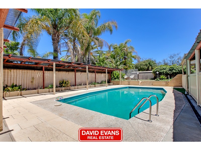 11 Waterton Way, Cooloongup WA 6168