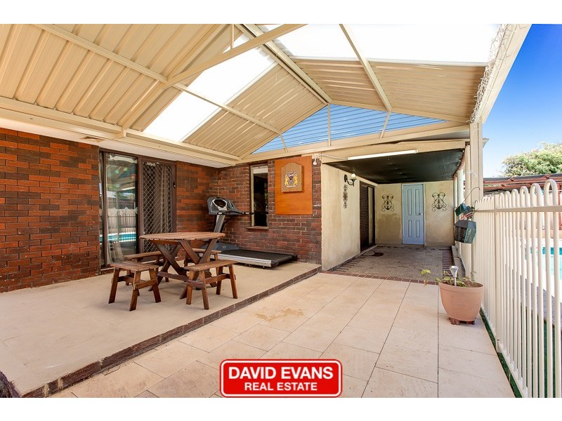 11 Waterton Way, Cooloongup WA 6168