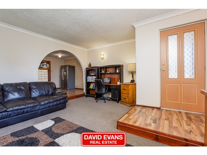 11 Waterton Way, Cooloongup WA 6168