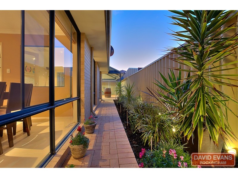 8 Summerville Avenue, Secret Harbour WA 6173