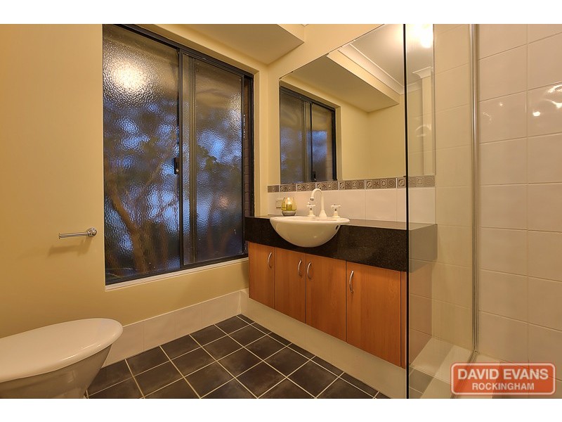 8 Summerville Avenue, Secret Harbour WA 6173