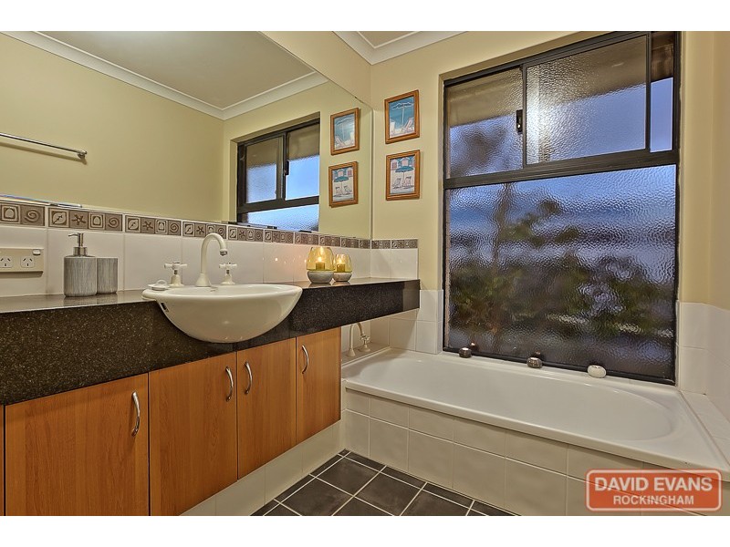 8 Summerville Avenue, Secret Harbour WA 6173