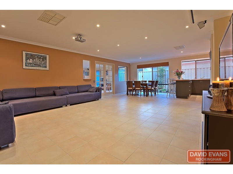 8 Summerville Avenue, Secret Harbour WA 6173