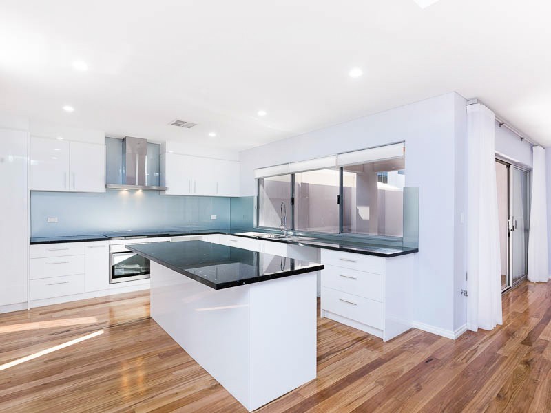 32 Emma Street, Rockingham WA 6168