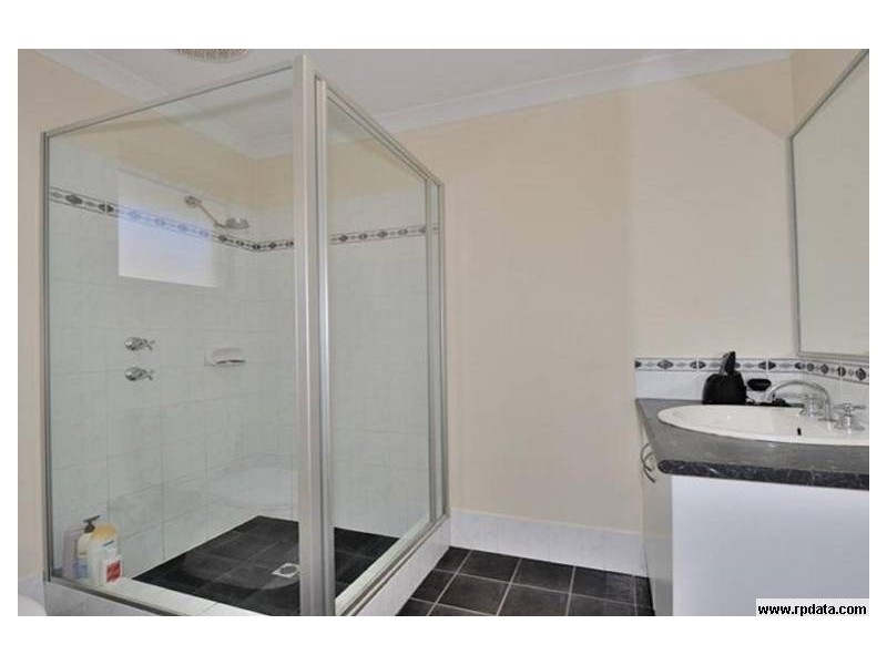 26 Hayeswater Cct, Waikiki WA 6169