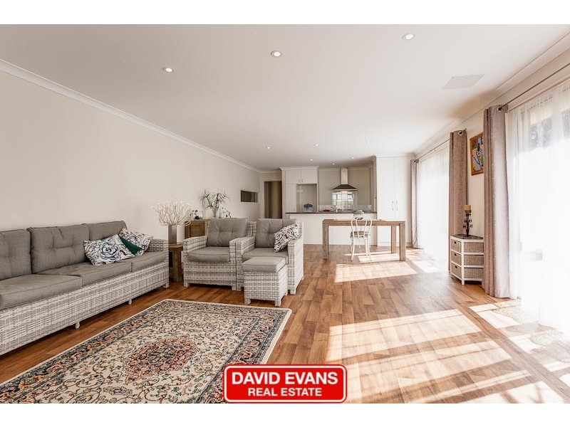 32 Lorne Bend, Secret Harbour WA 6173