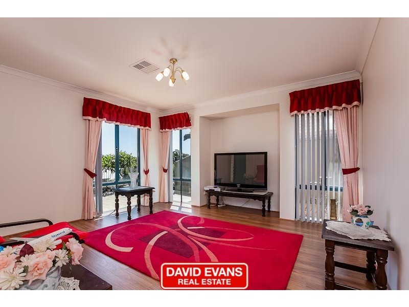 15 Petersfield Lane, Wellard WA 6170