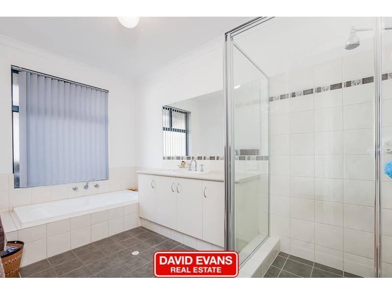 15 Petersfield Lane, Wellard WA 6170