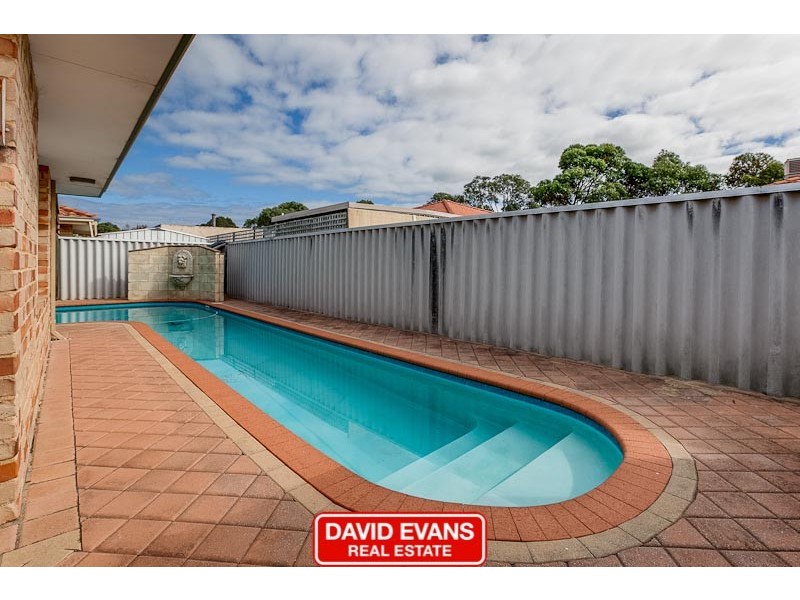 24 Alicante Mews, Secret Harbour WA 6173