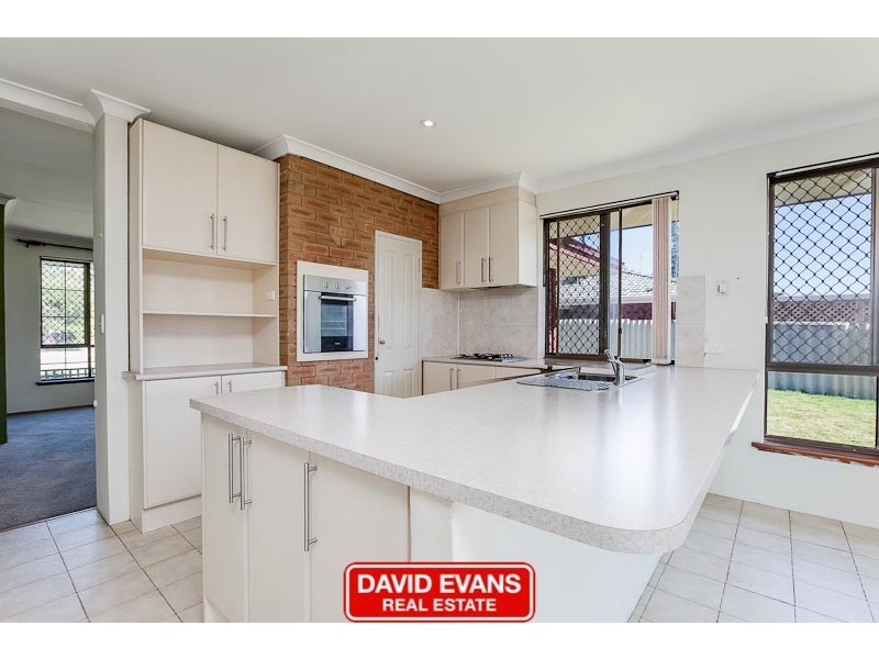 10 Neale Place, Cooloongup WA 6168