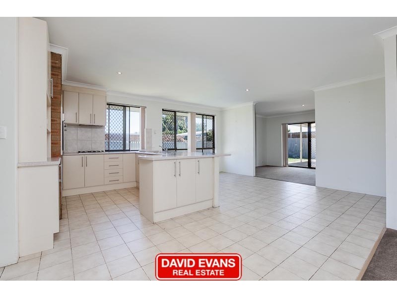 10 Neale Place, Cooloongup WA 6168