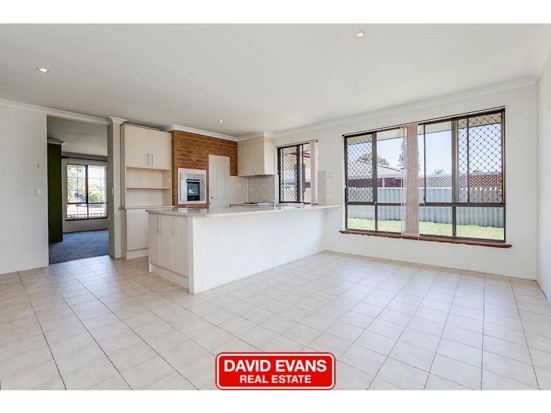 10 Neale Place, Cooloongup WA 6168