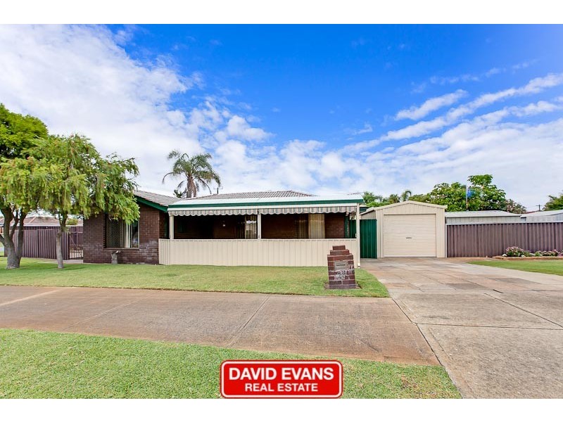 28 Varley Crescent, Cooloongup WA 6168