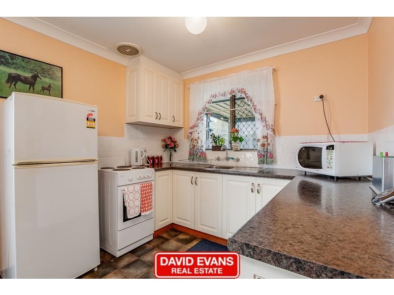 28 Varley Crescent, Cooloongup WA 6168