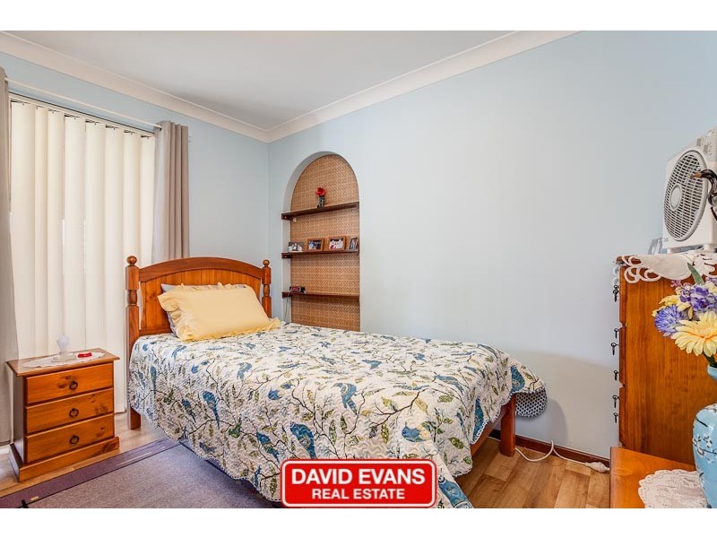28 Varley Crescent, Cooloongup WA 6168