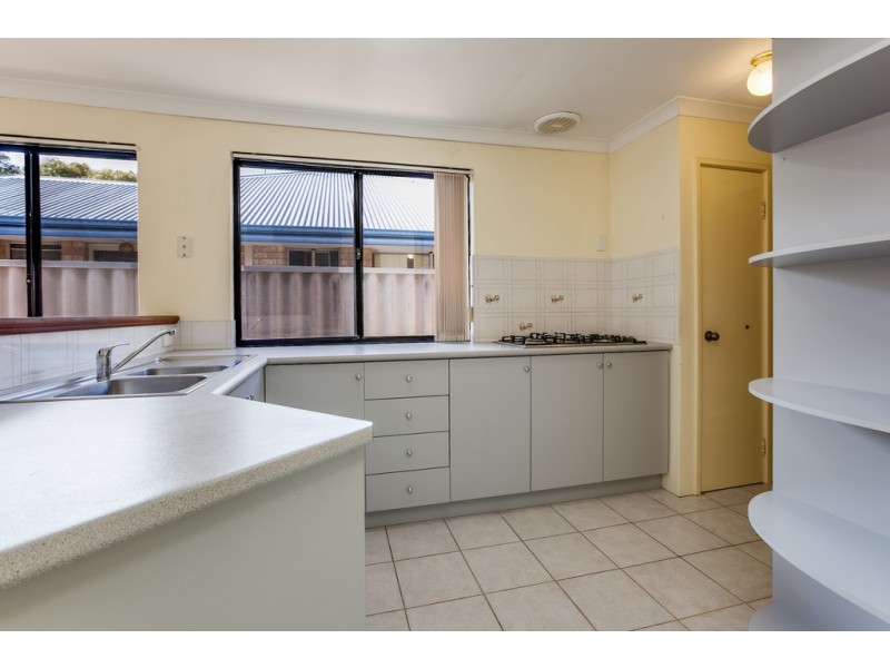 18 Mulloway Place, Warnbro WA 6169