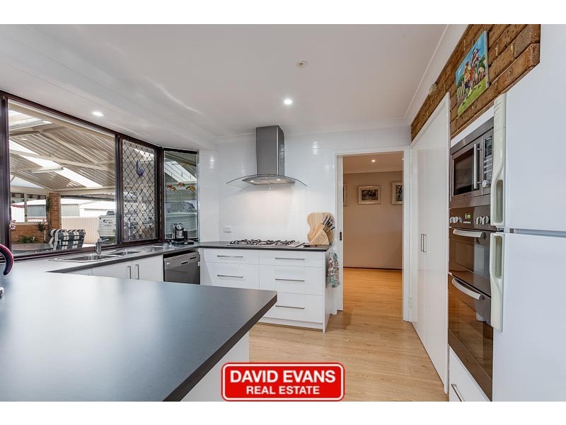 7 Wavelea Street, Safety Bay WA 6169