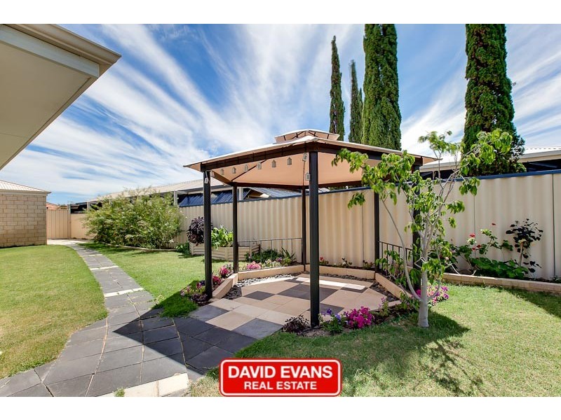 126 Bayside Boulevard, Port Kennedy WA 6172