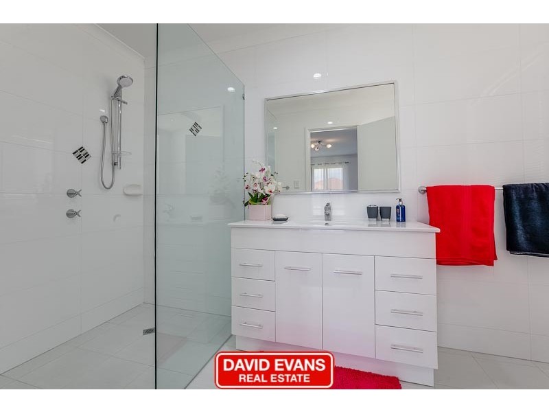 126 Bayside Boulevard, Port Kennedy WA 6172