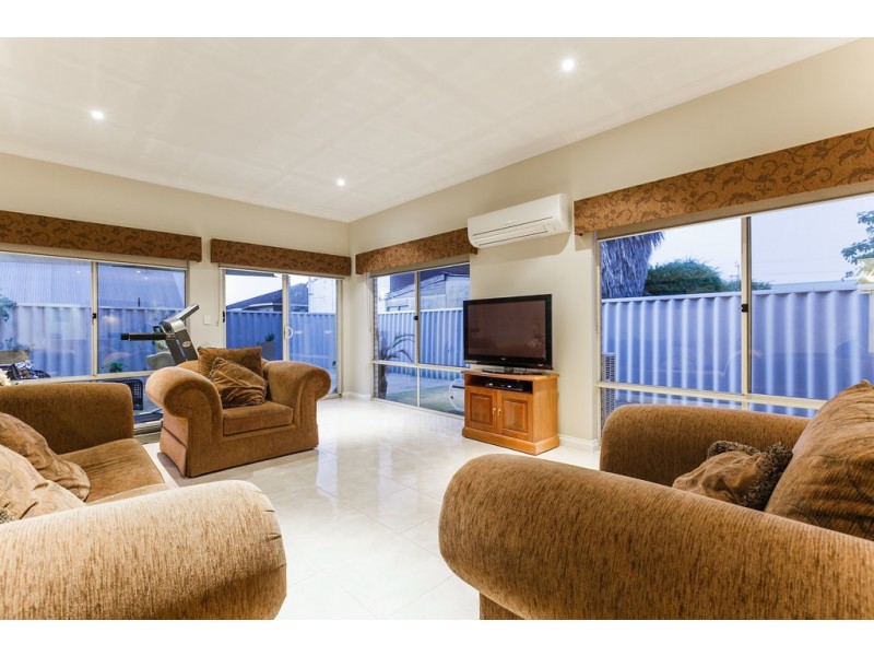 272 Safety Bay Road, Safety Bay WA 6169