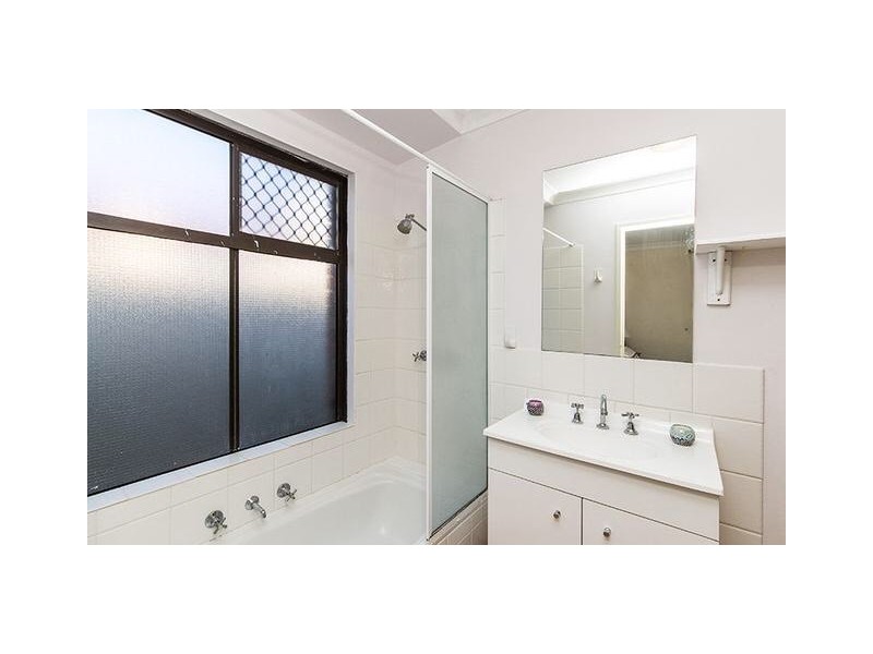 86 Seabrooke Ave, Rockingham WA 6168