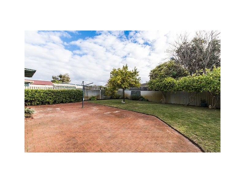 86 Seabrooke Ave, Rockingham WA 6168