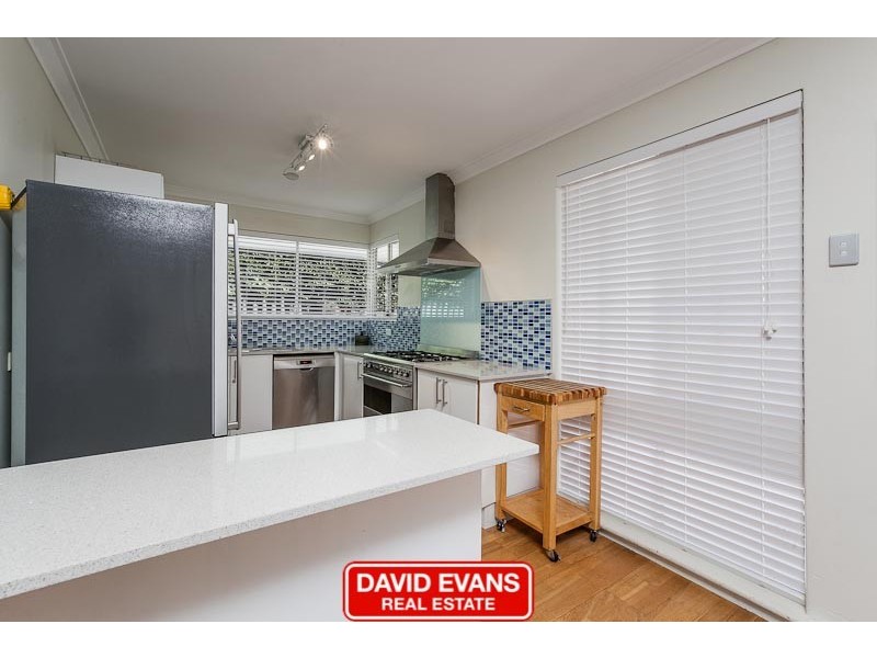 18 Noreena Avenue, Golden Bay WA 6174