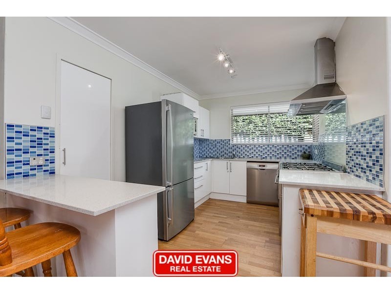 18 Noreena Avenue, Golden Bay WA 6174