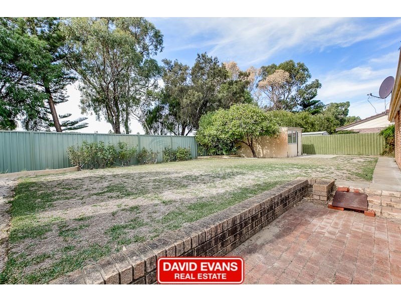 65 Seabrooke Avenue, Rockingham WA 6168